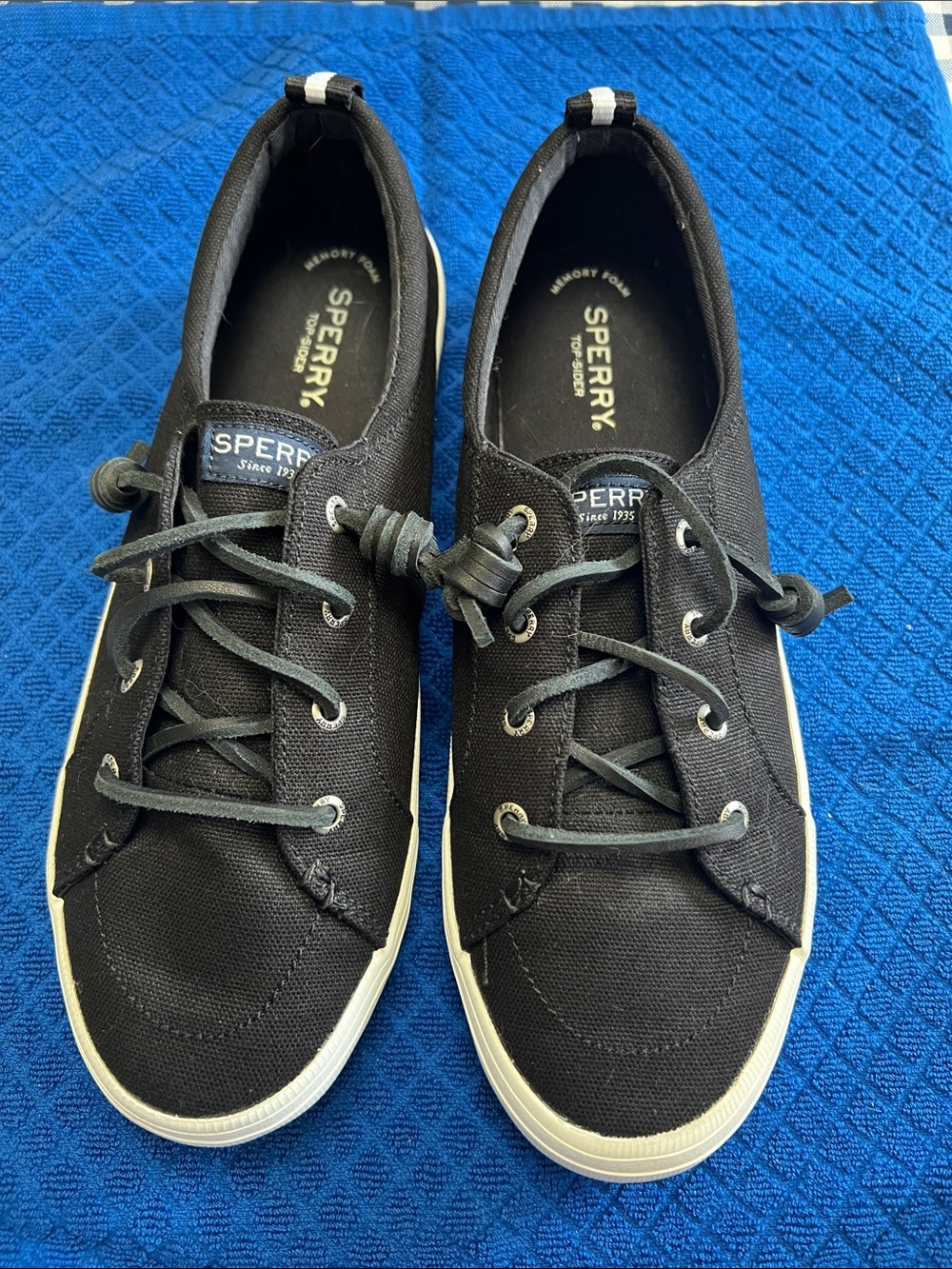 Sperry Women's Crest Vibe Sneaker classic black canvas